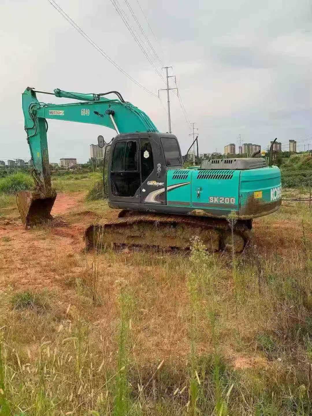 Used Kobelco SK200 Excavator 2012 Model / 3