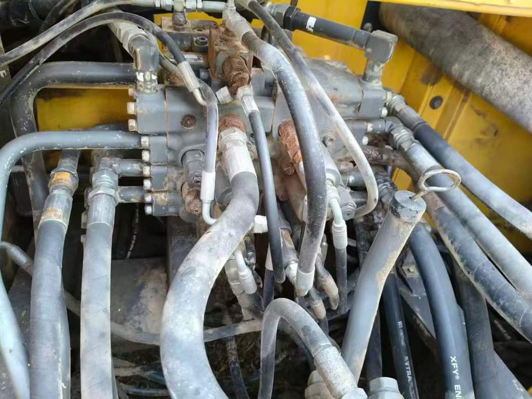 Used Volvo EW210C Excavator 2016 Model / 3