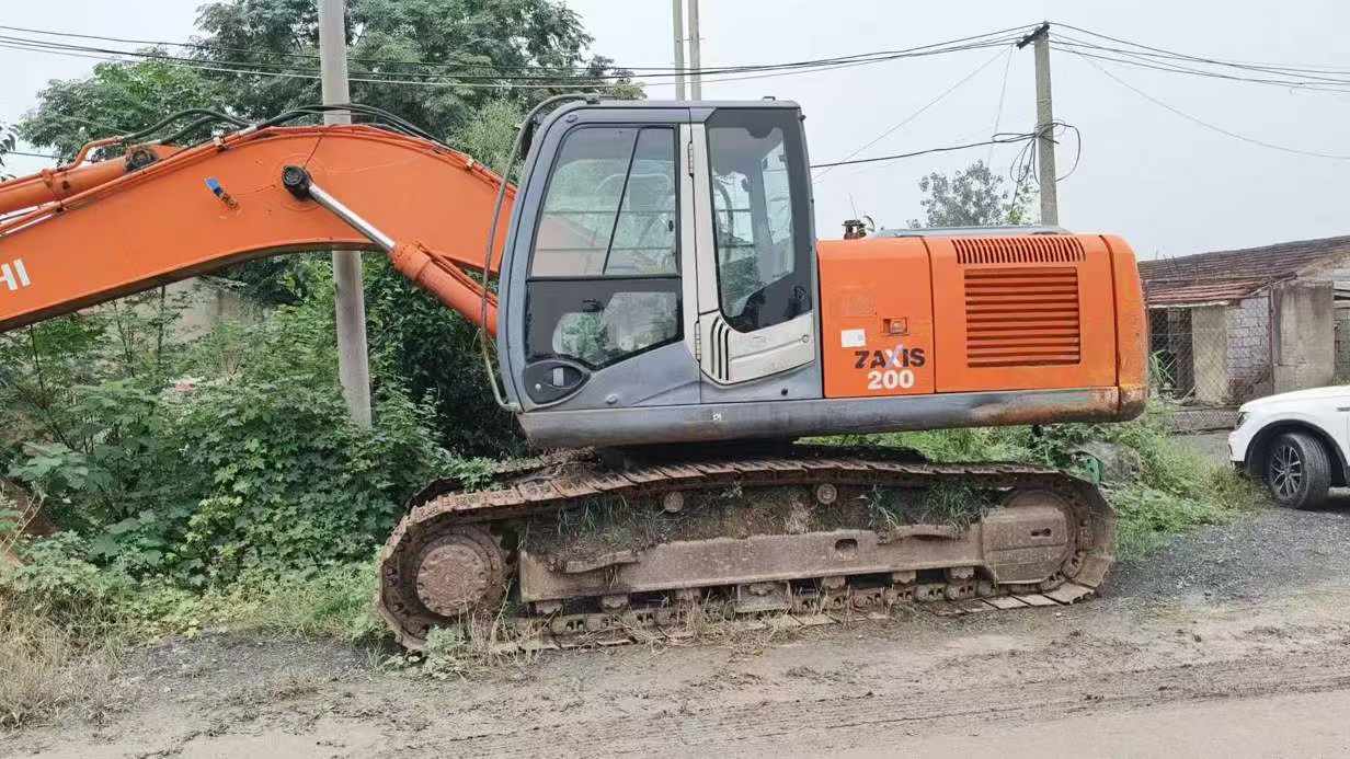 Used Hitachi ZAXIS200 Excavator 2010 Model