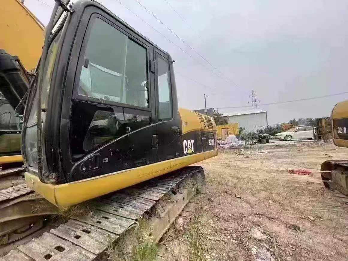 Used Caterpillar CT20 Excavator 2011 Model