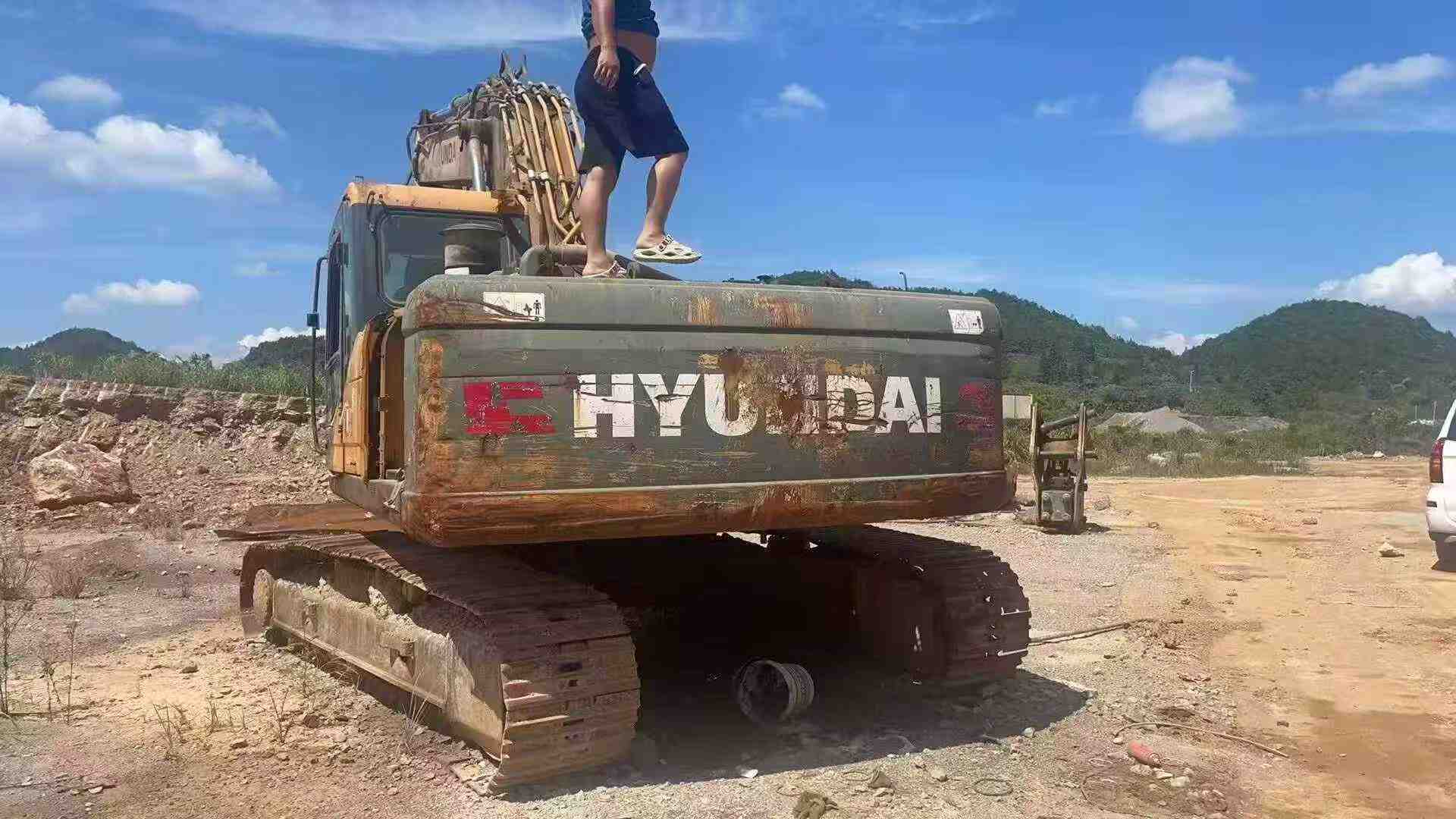 Used Hyundai HX75 Excavator 2016 Model / 3