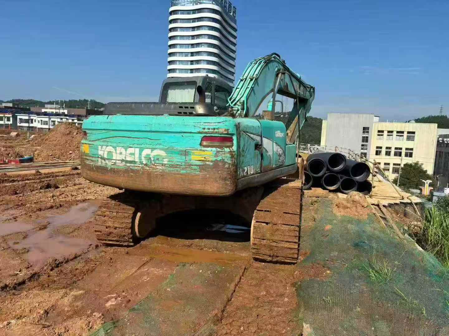 Used Kobelco SK210 Excavator 2016 Model / 3