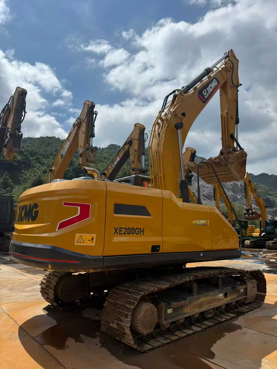 Used XCMG LW200 Excavator 2024 Model