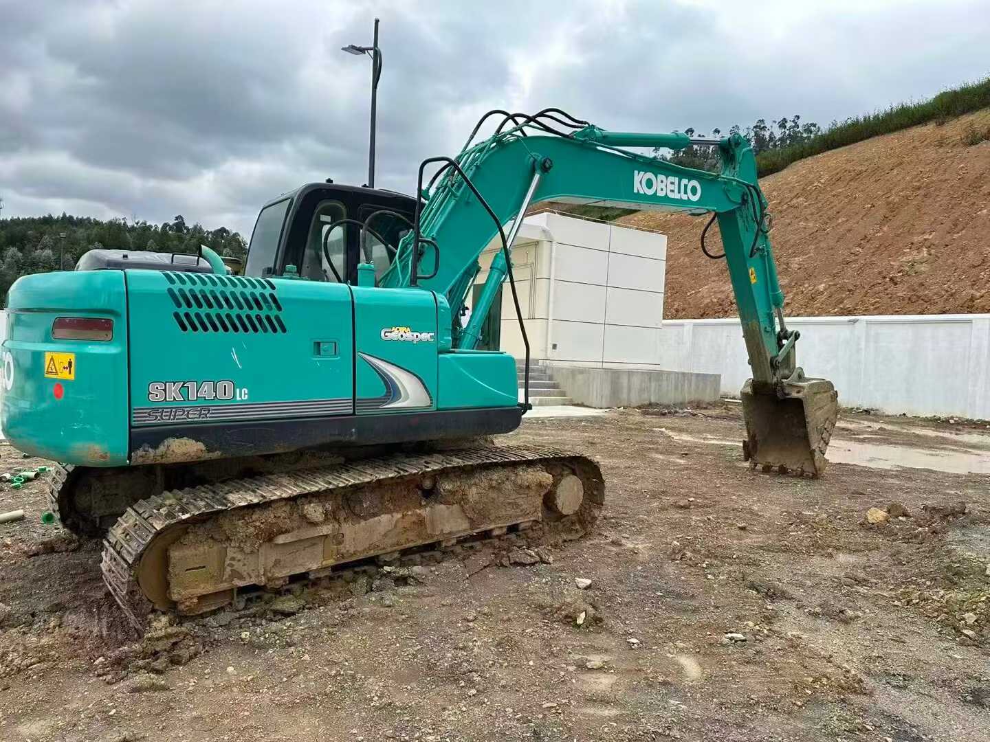 Used Kobelco SK130 Excavator 2011 Model / 2