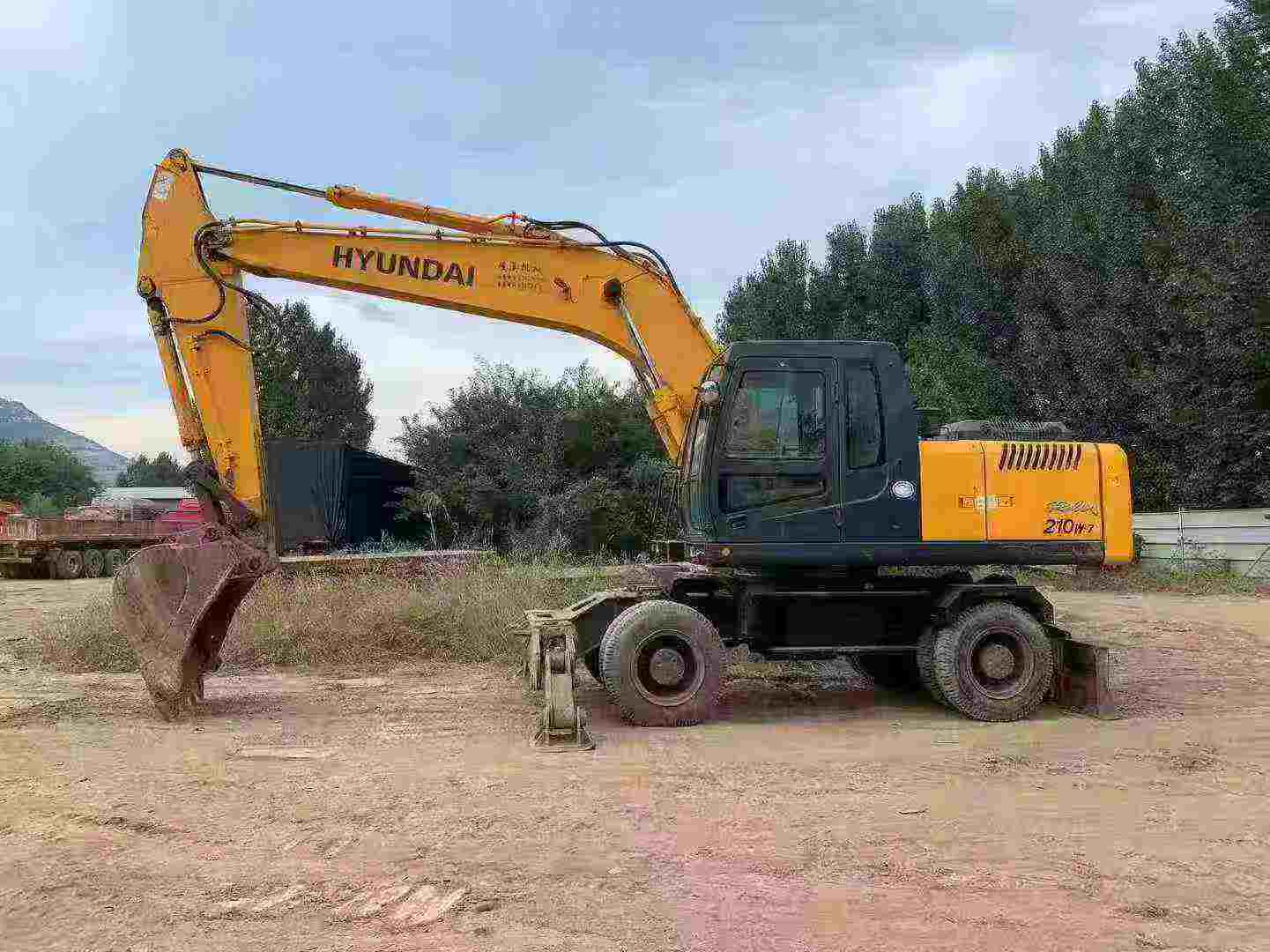 Used Hyundai R210-7 Excavator 2013 Model