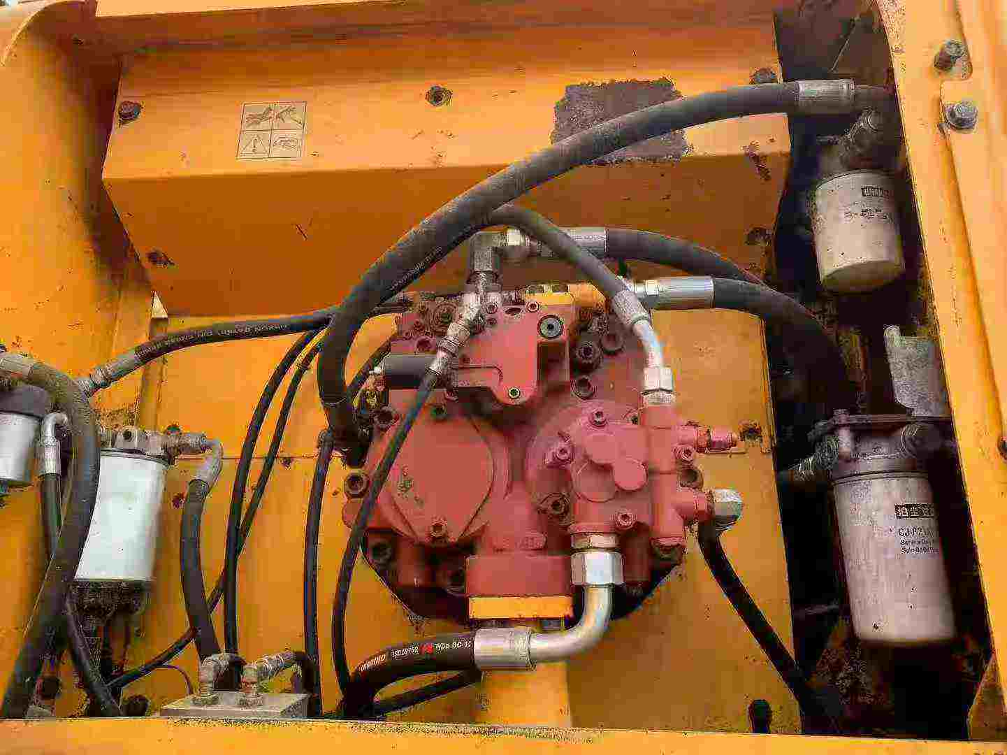 Used Hyundai R210-7 Excavator 2013 Model / 7