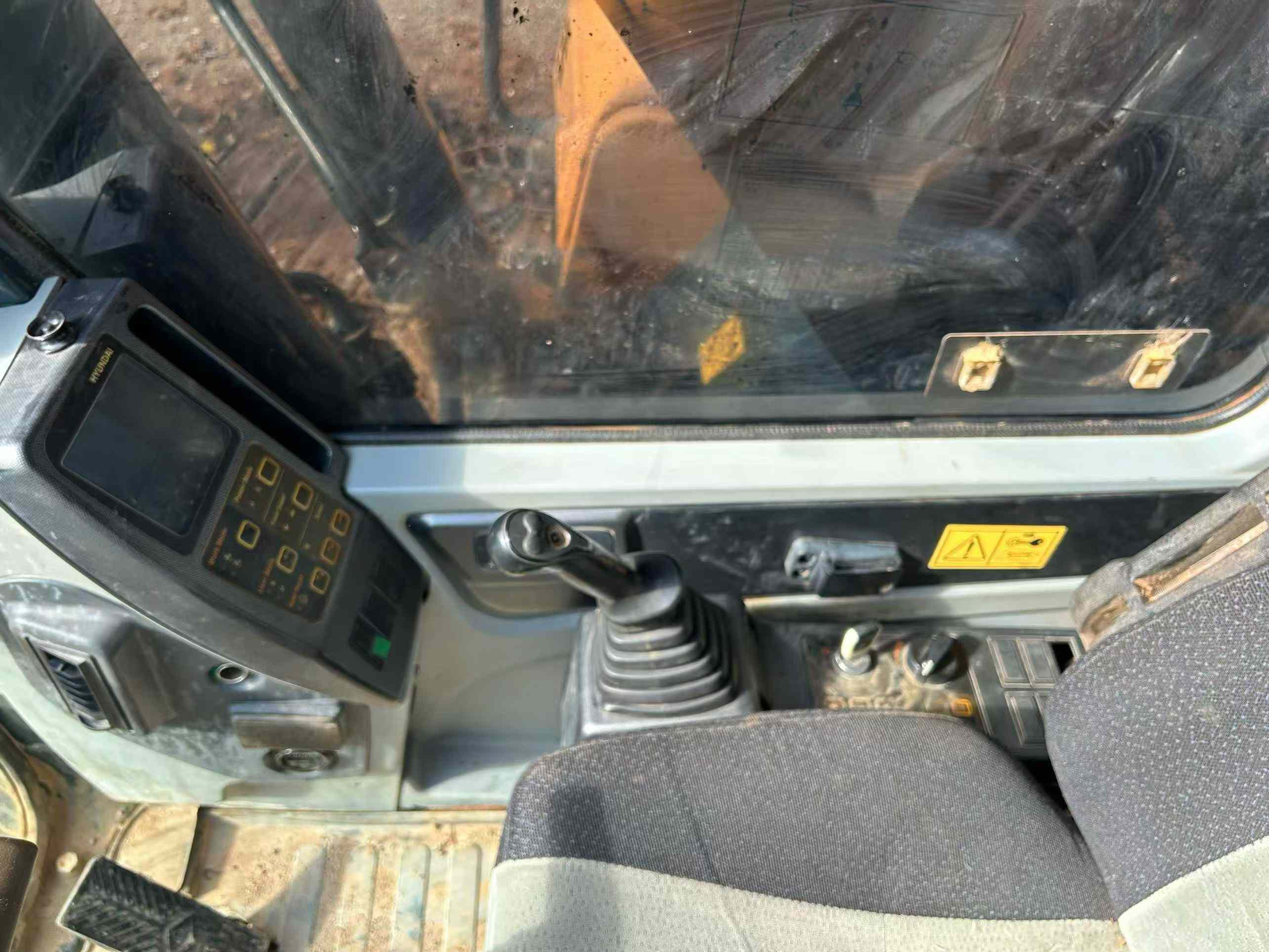 Used Hyundai R 60VS Excavator 2017 Model / 9