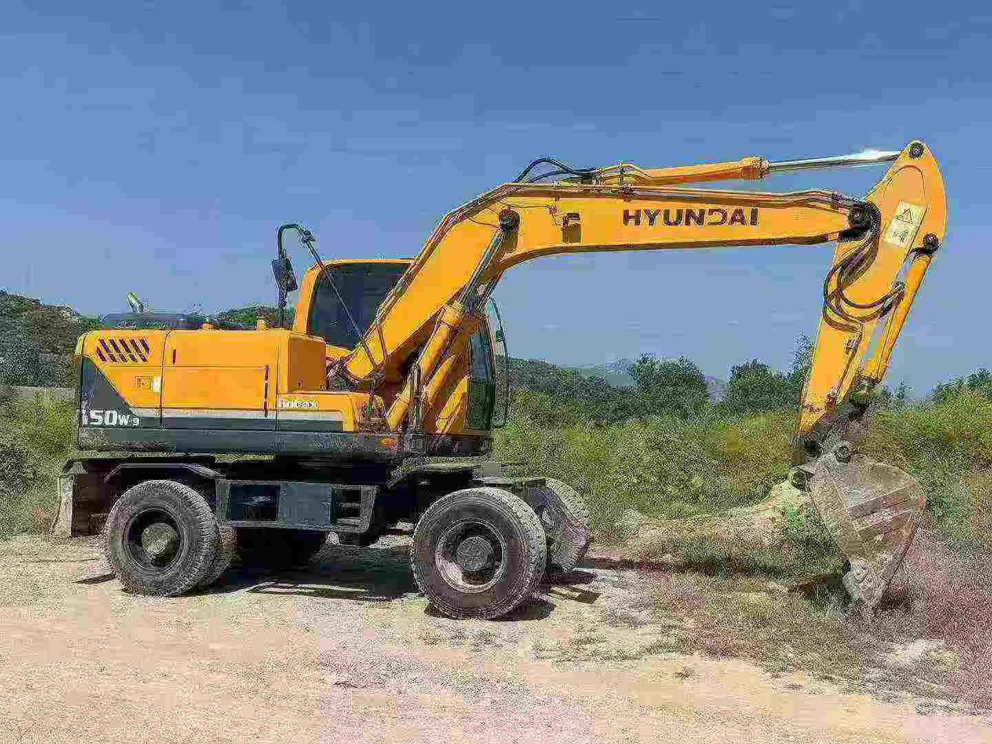 Used Hyundai R150W-9 Excavator 2014 Model / 4