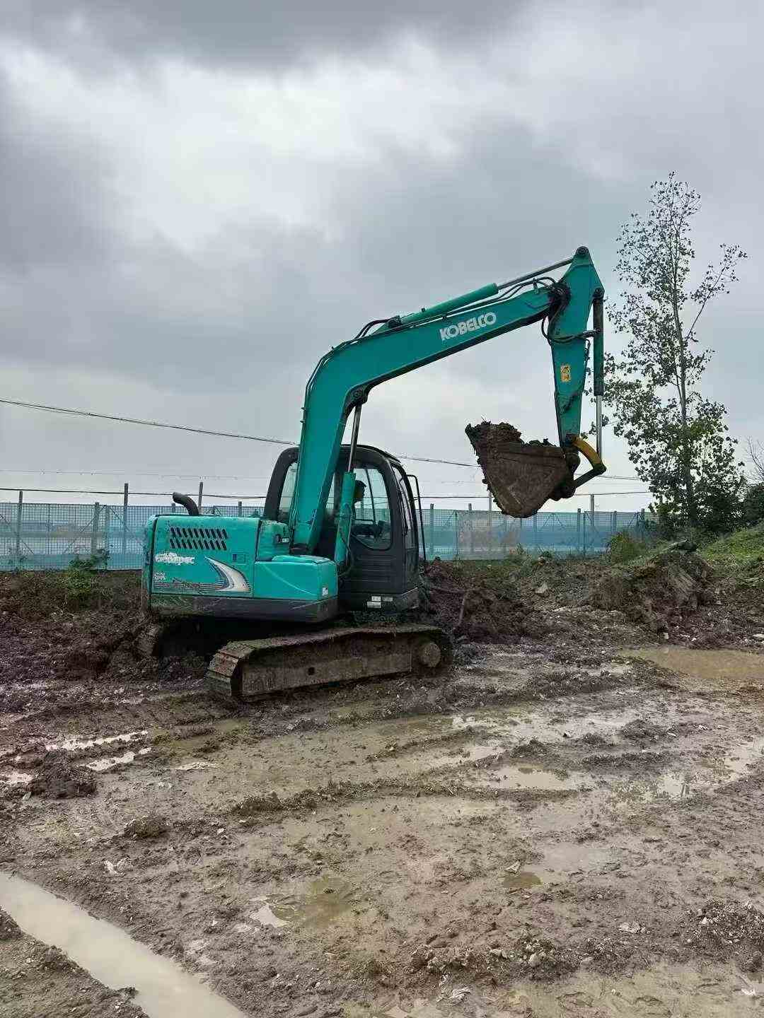 Used Kobelco SK007 Excavator 2014 Model / 3