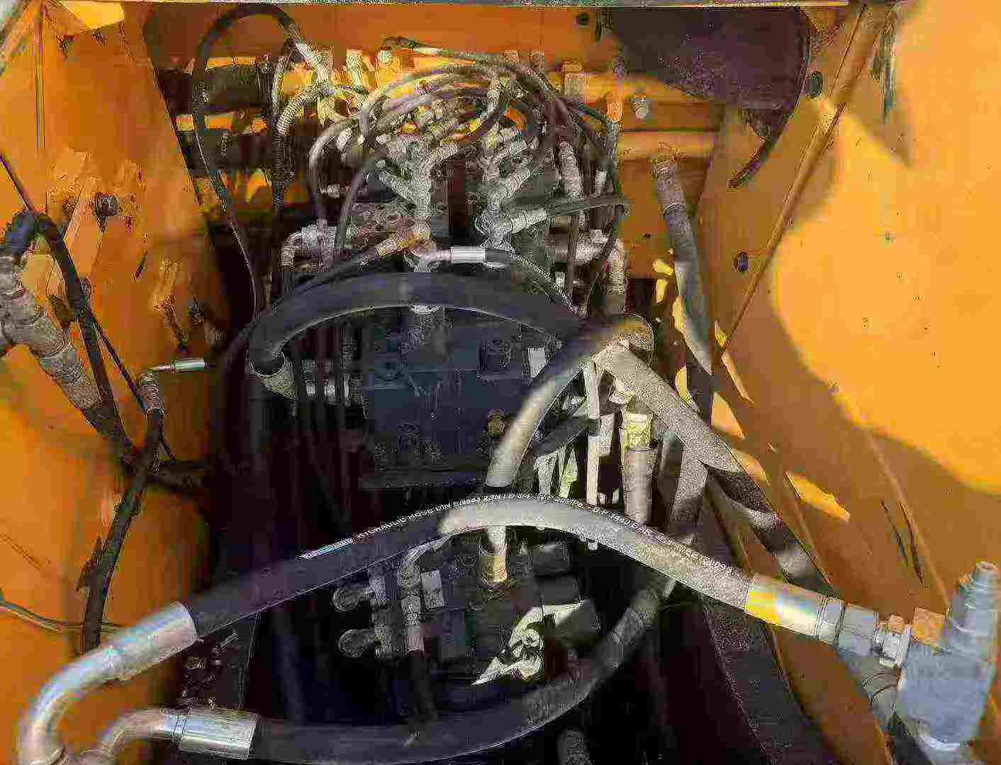 Used Hyundai R150W-9 Excavator 2014 Model / 7