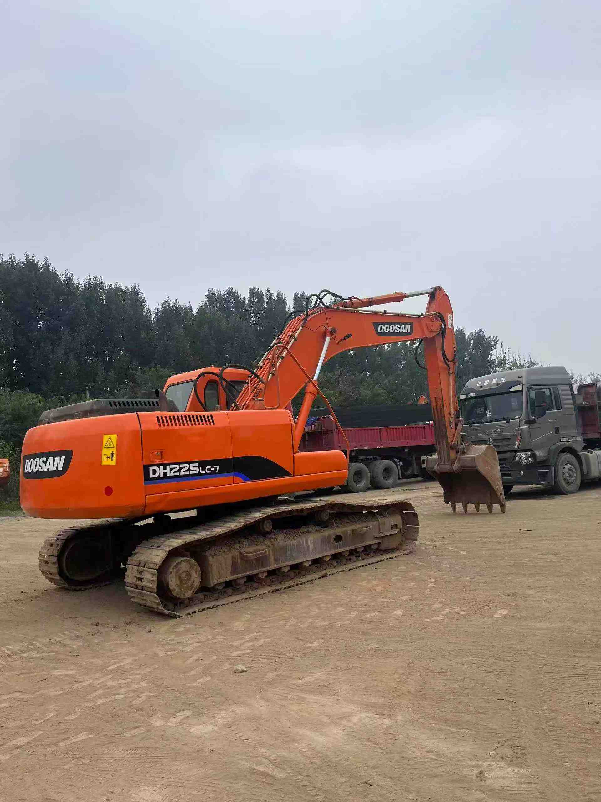 Used Doosan S225 Excavator 2016 Model