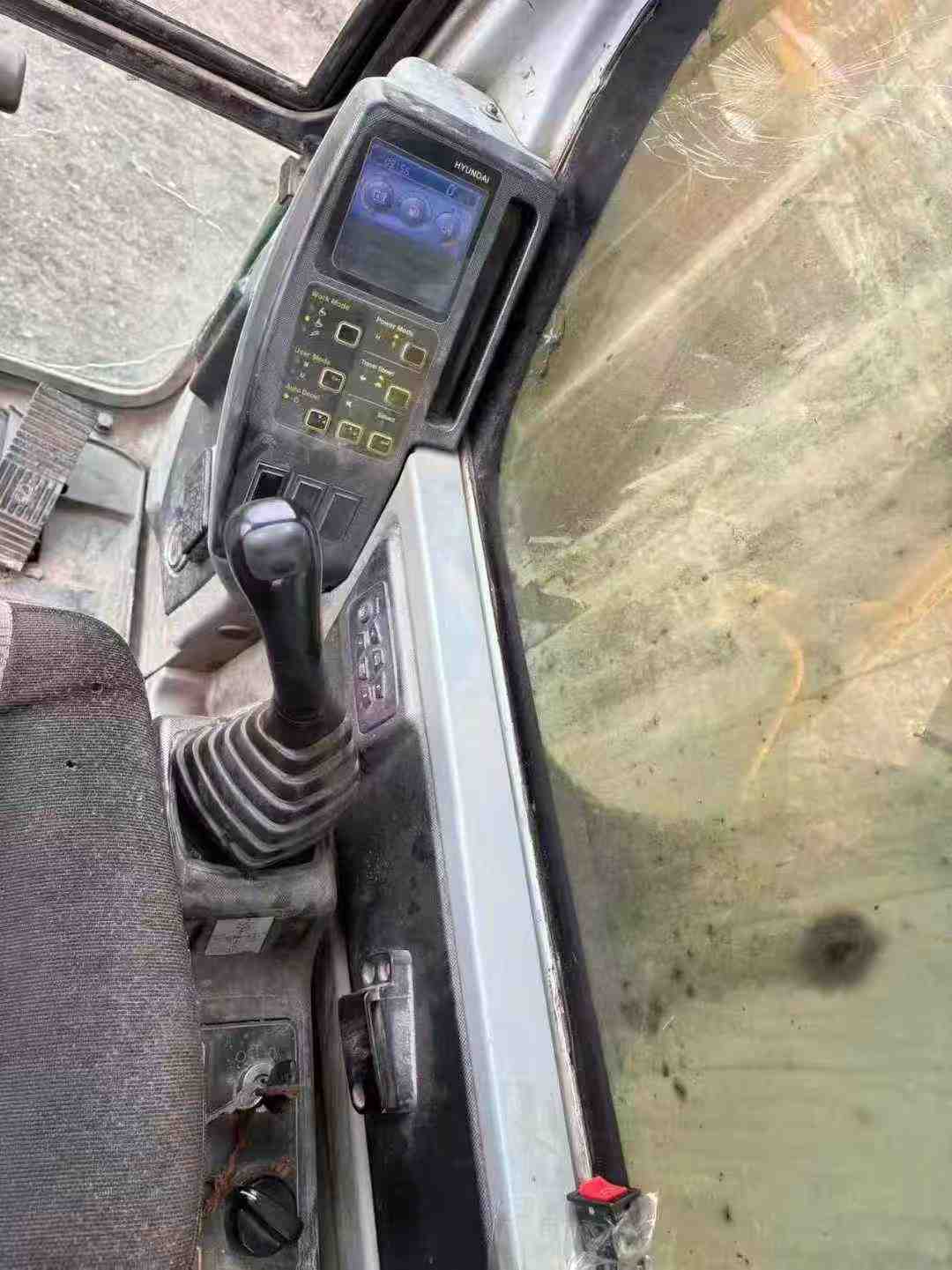 Used Hyundai R225-7 Excavator 2016 Model / 6