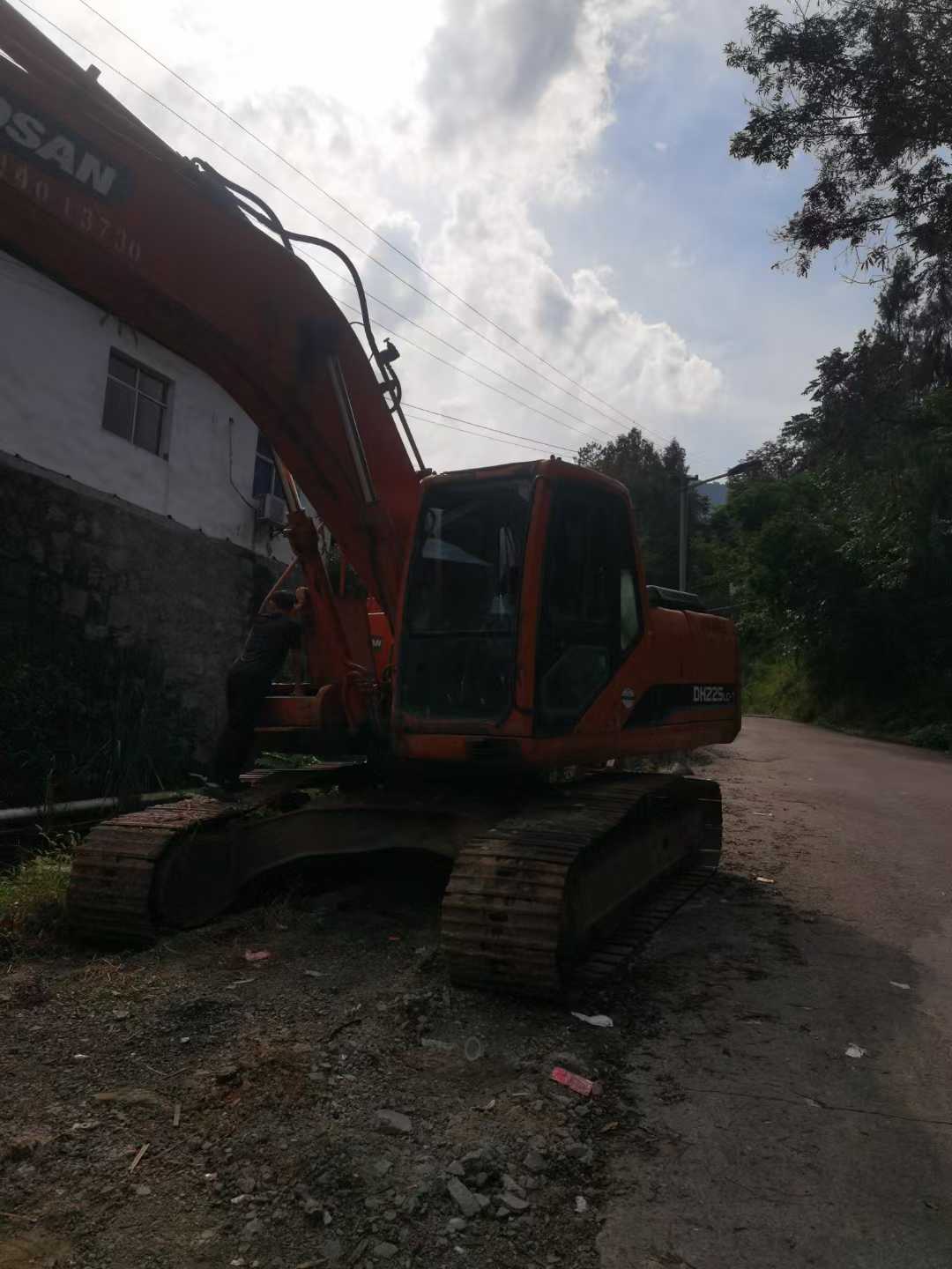 Used Doosan S225 Excavator 2016 Model / 2