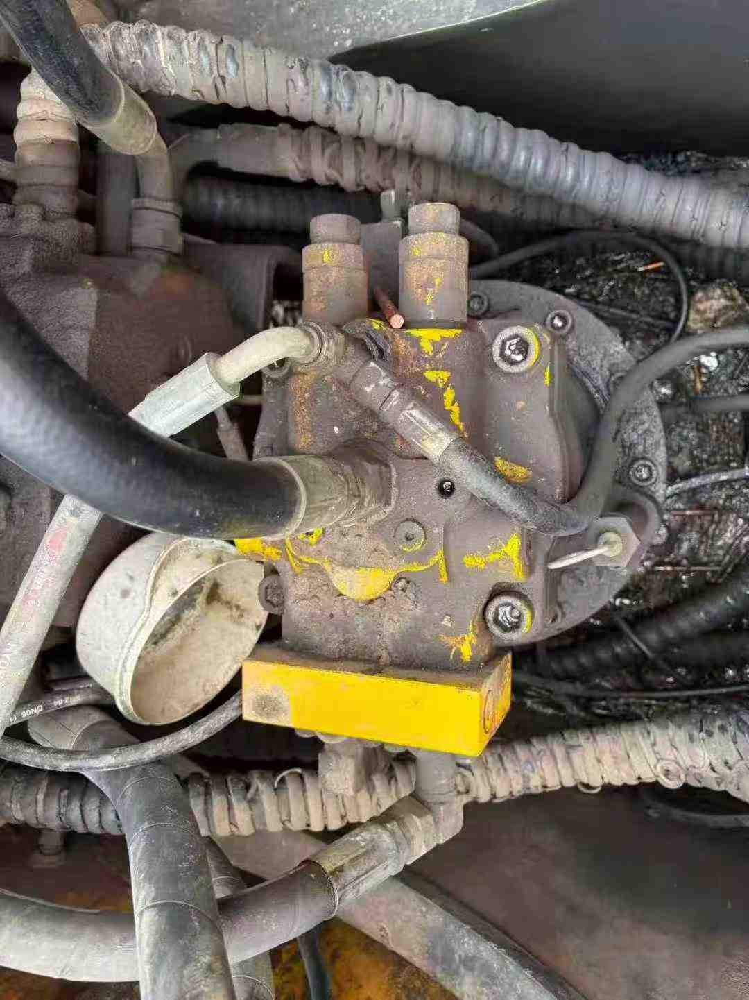 Used Hyundai R225-7 Excavator 2016 Model / 2