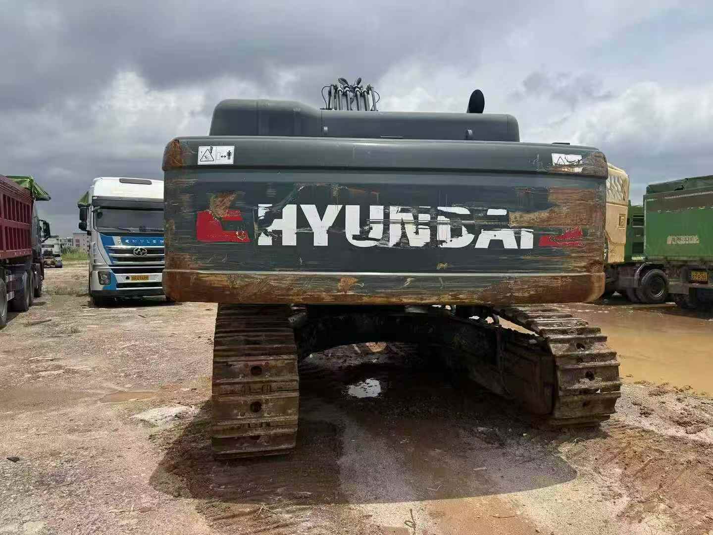 Used Hyundai R395LVS Excavator 2021 Model / 3