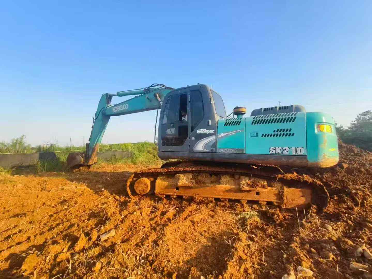 Used Kobelco SK210 Excavator 2014 Model / 8