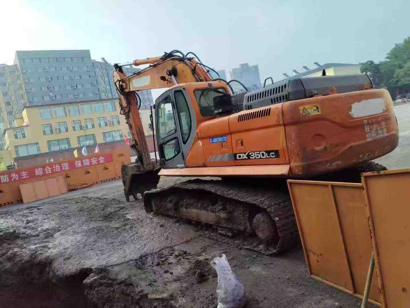 Used Doosan DX60 Excavator 2011 Model / 8