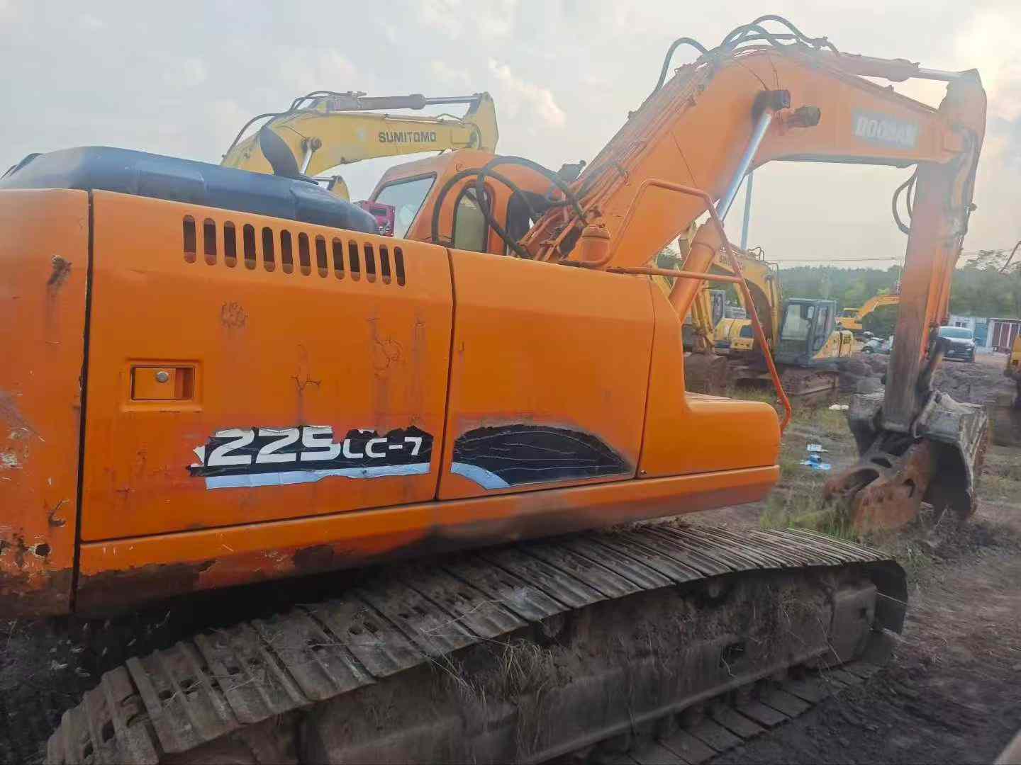 Used Doosan DH220 Excavator 2016 Model / 3