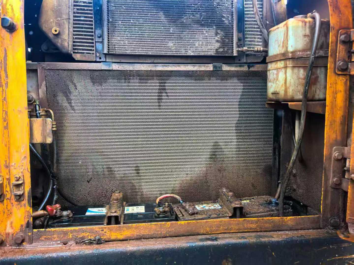 Used Hyundai R215-7 Excavator 2016 Model / 7