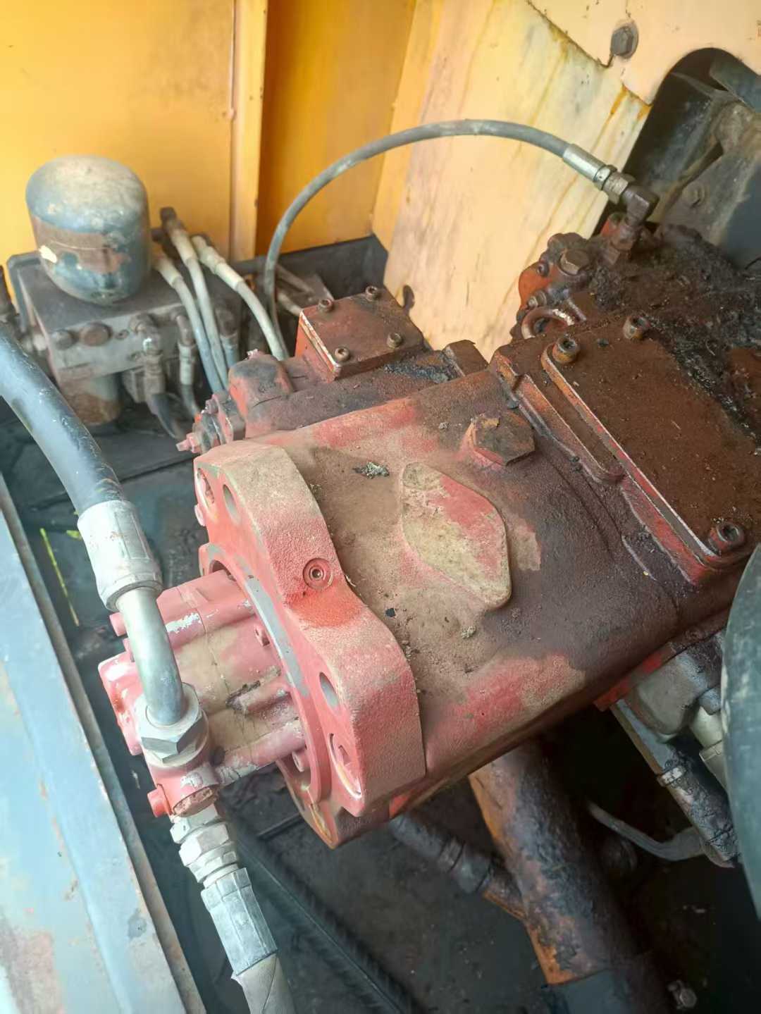 Used Hyundai R305LC-9T Excavator 2016 Model / 7