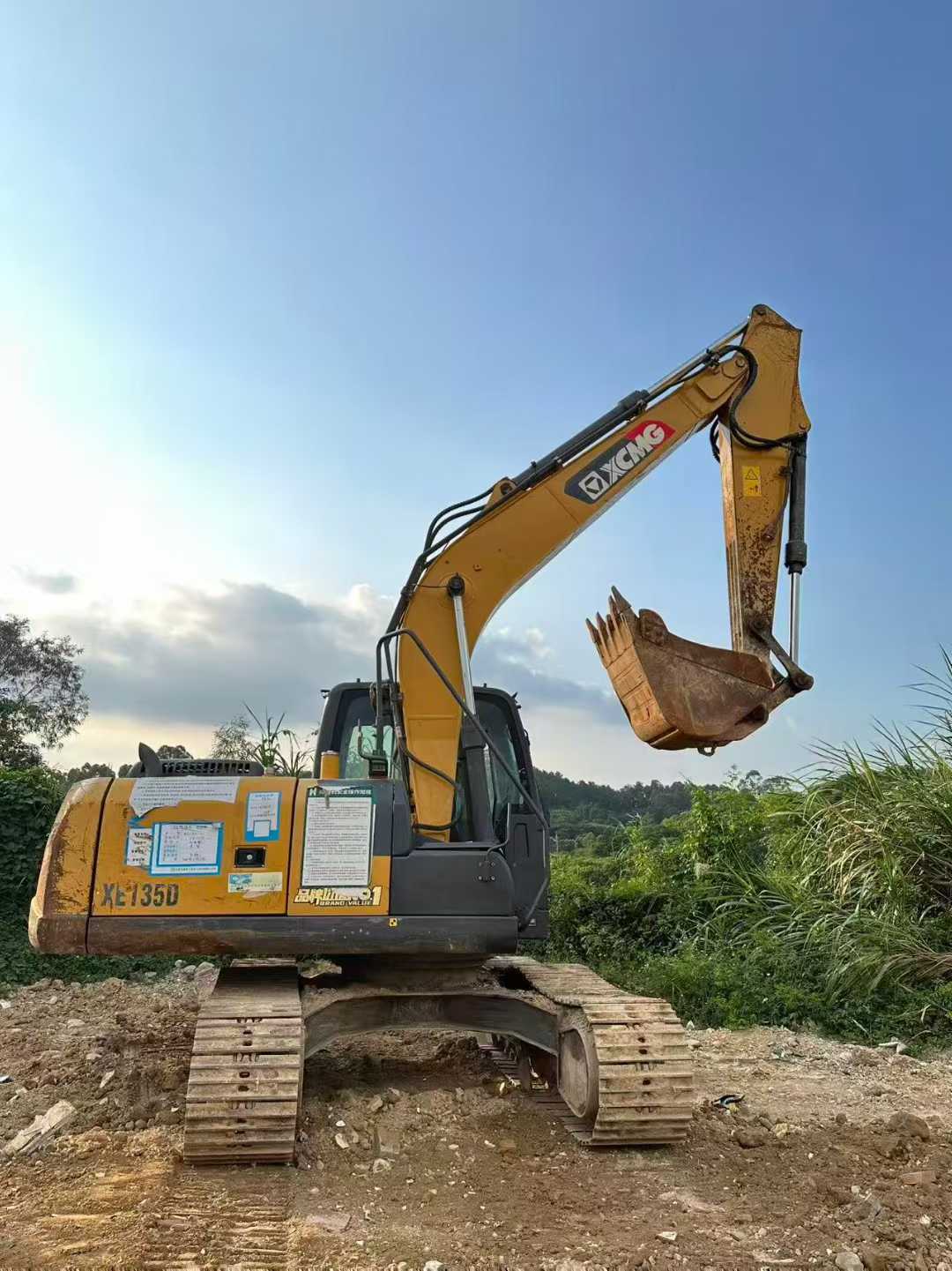 Used XCMG XE135D Excavator 2022 Model / 4