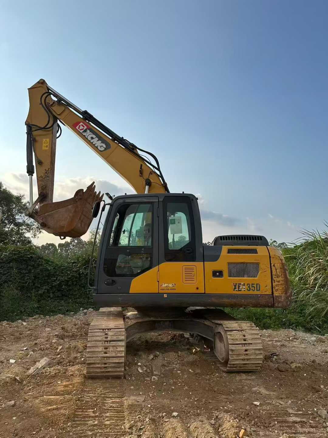 Used XCMG XE135D Excavator 2022 Model / 3