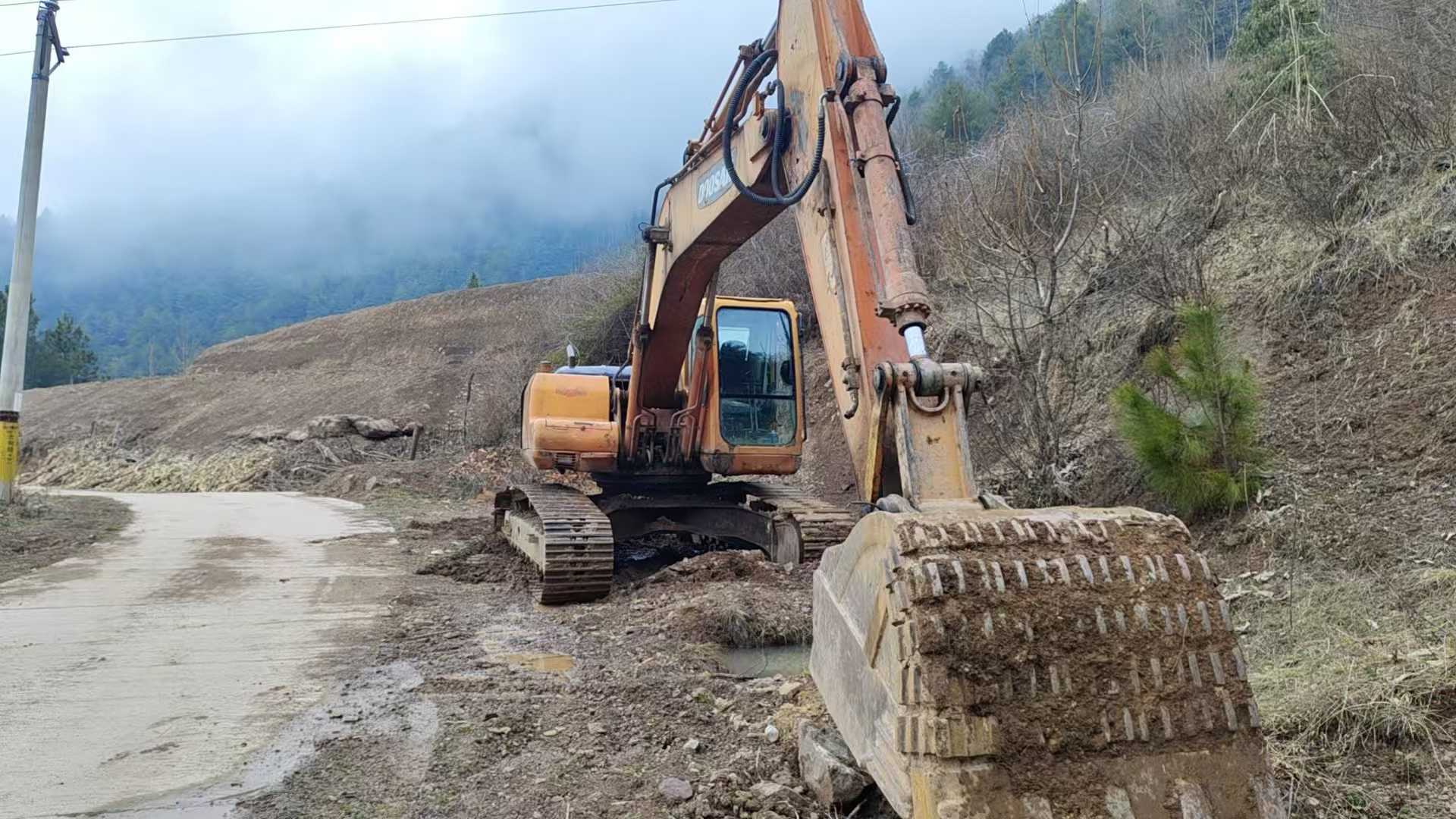 Used Doosan DH220-7 Excavator 2016 Model / 6