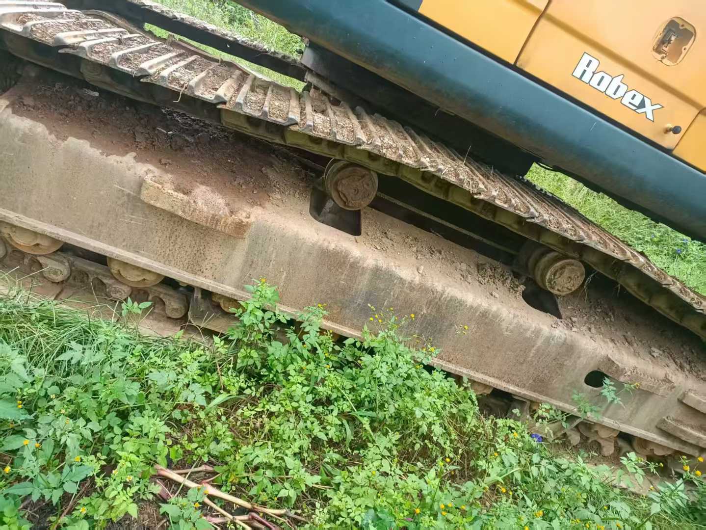 Used Hyundai R305LC-9T Excavator 2016 Model / 9