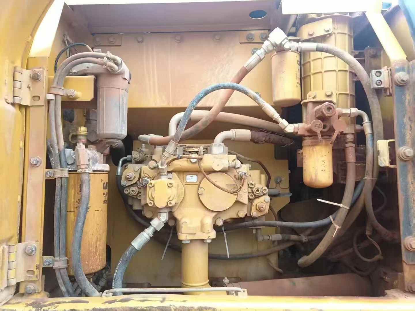 Used Caterpillar 320D Excavator 2014 Model / 2