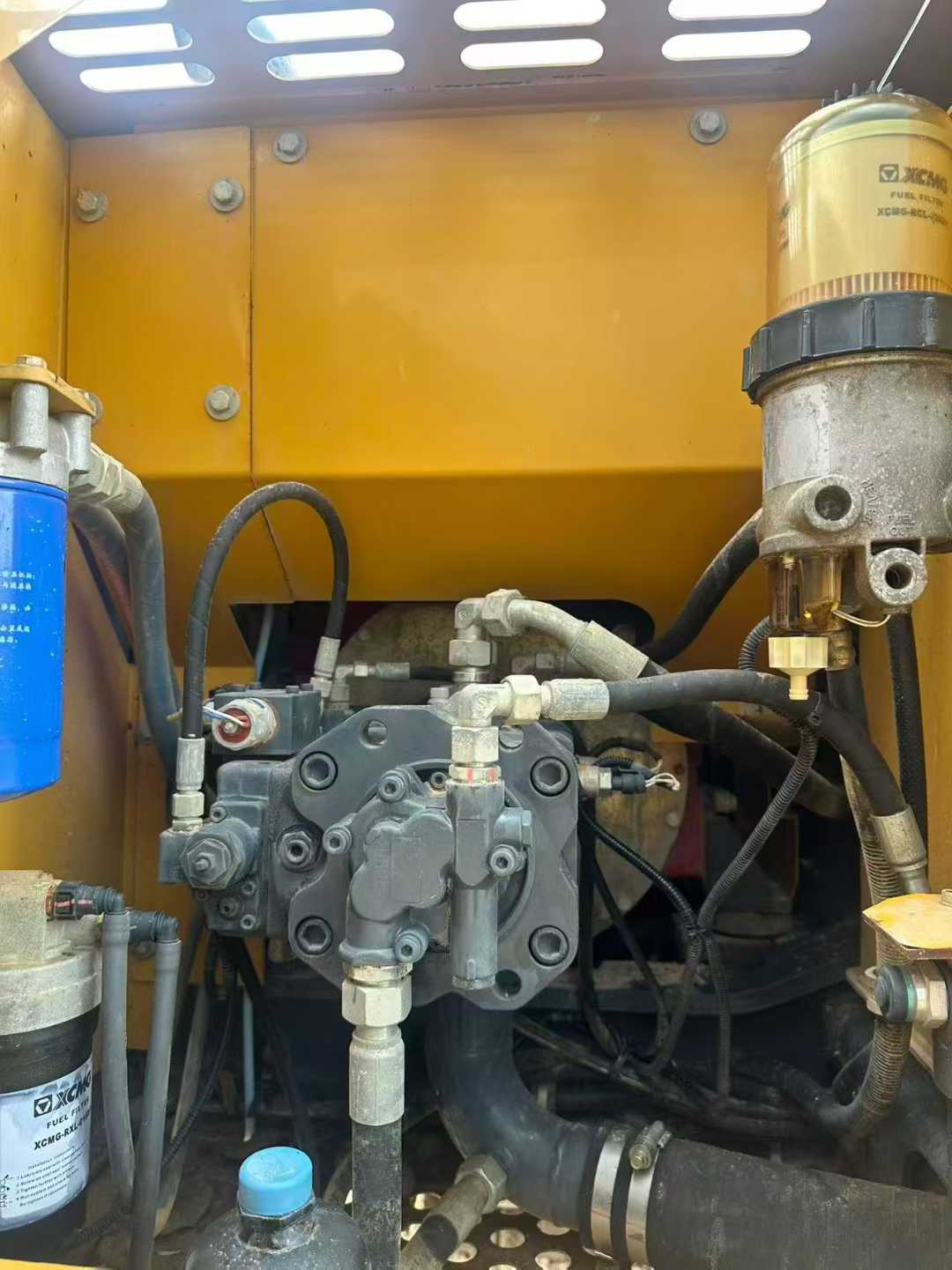 Used XCMG XE135D Excavator 2022 Model / 7