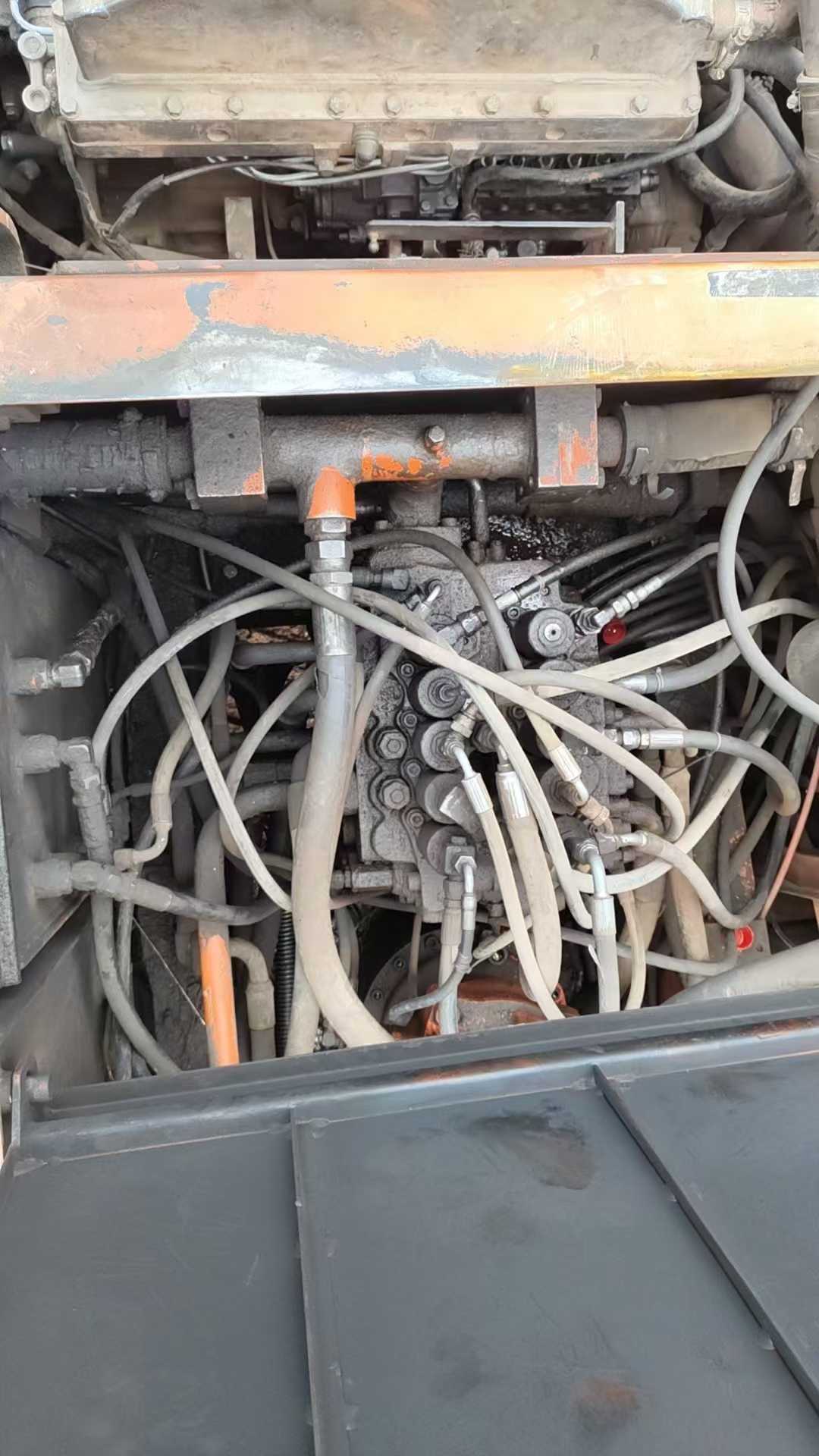 Used Doosan DH220-7 Excavator 2016 Model / 3