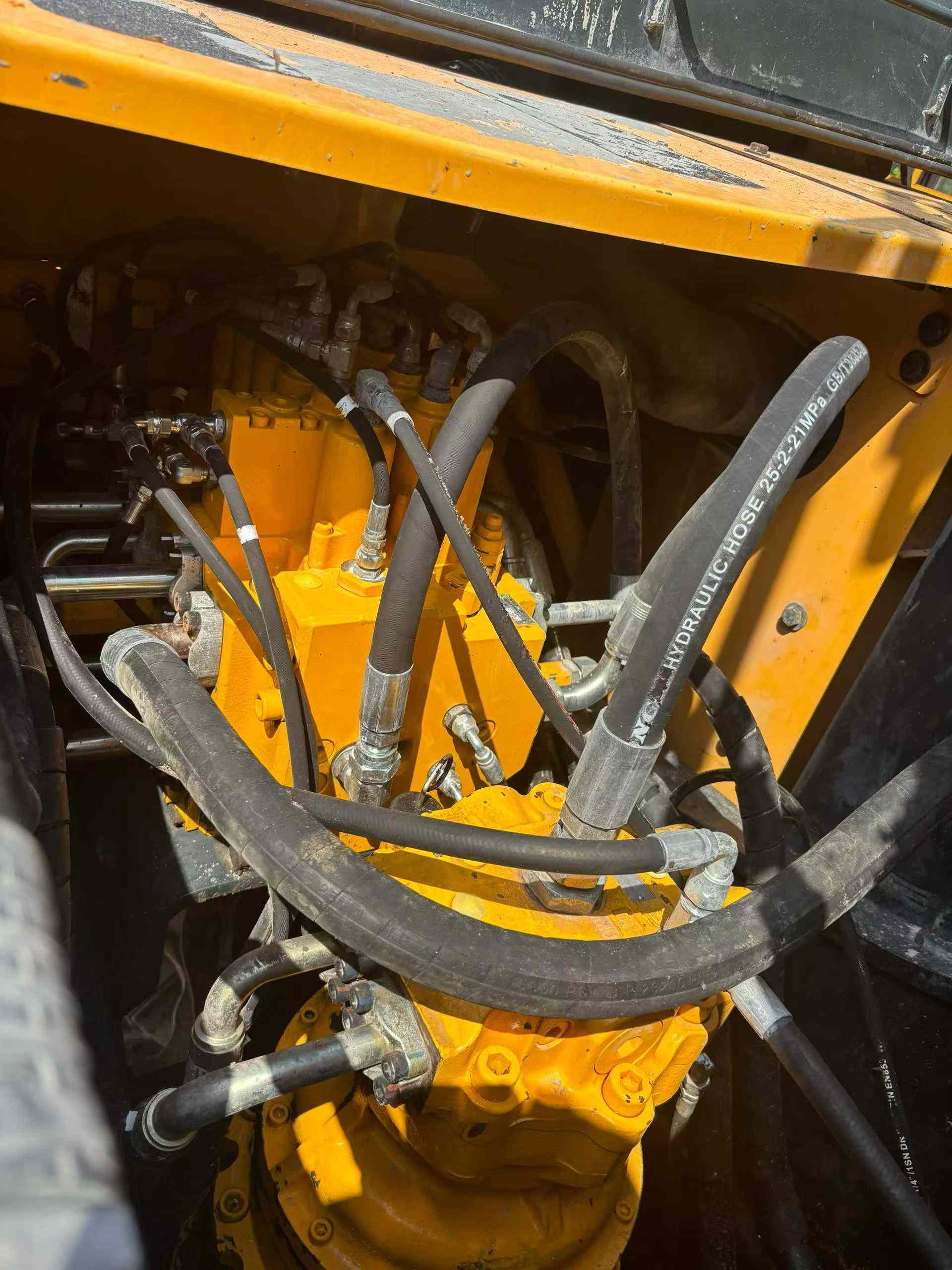 Used Hyundai R215VSN Excavator 2020 Model / 3