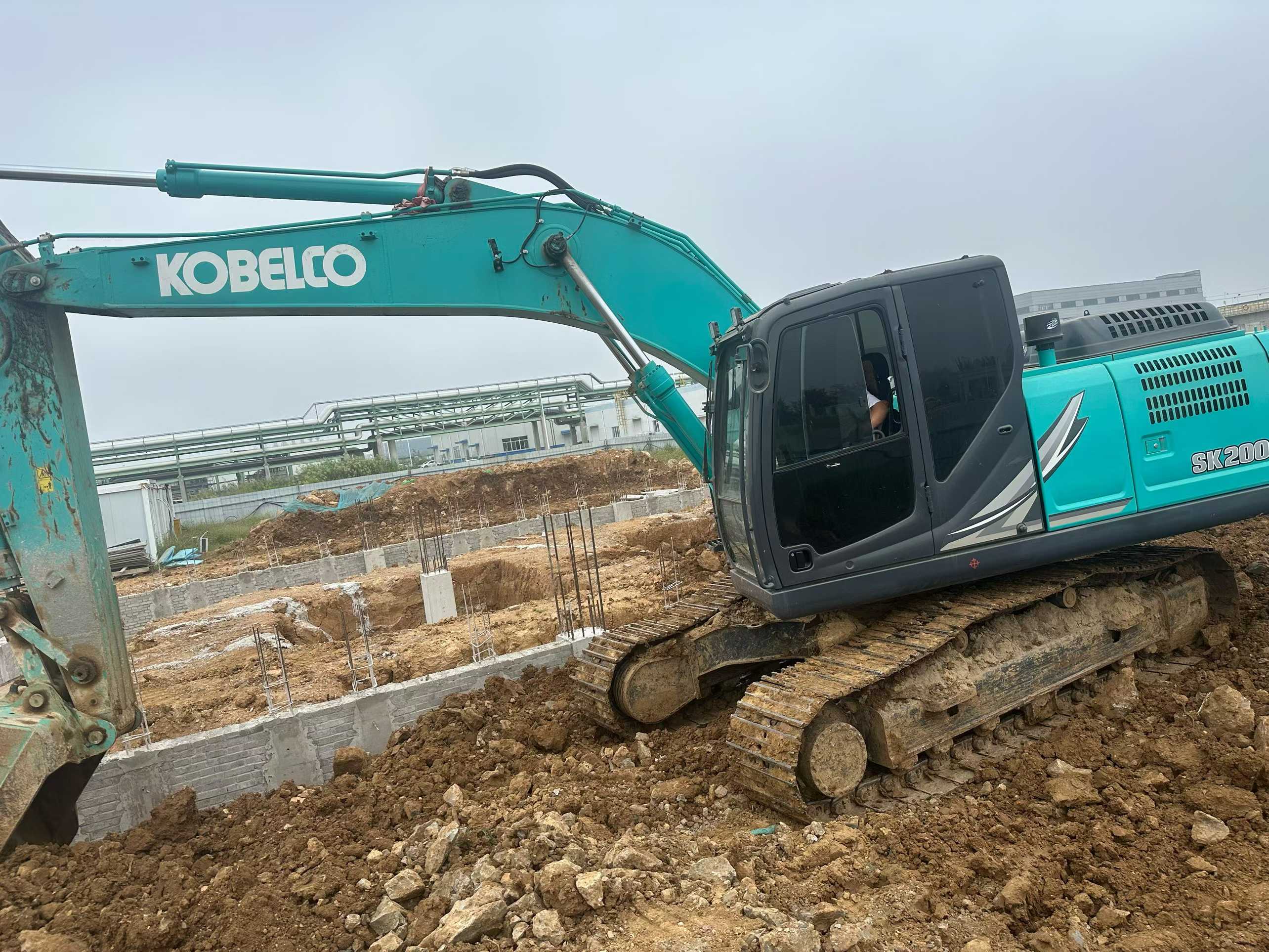 Used Kobelco SK200 Excavator 2024 Model / 3