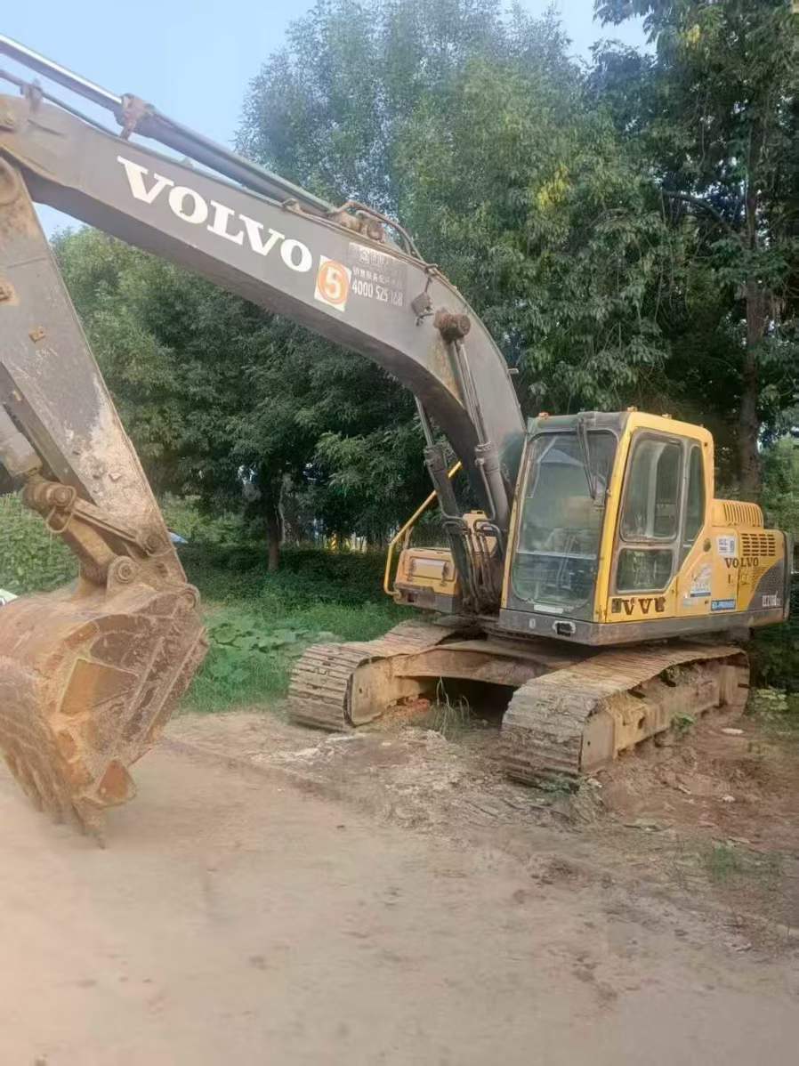 Used Volvo EW210C Excavator 2013 Model / 5