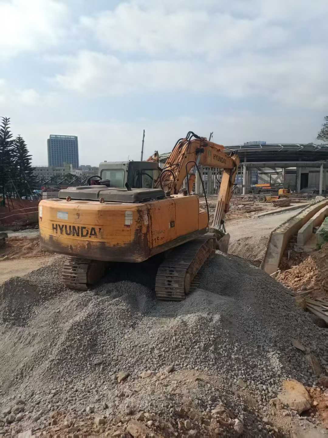 Used Hyundai R215-7C Excavator 2016 Model / 2