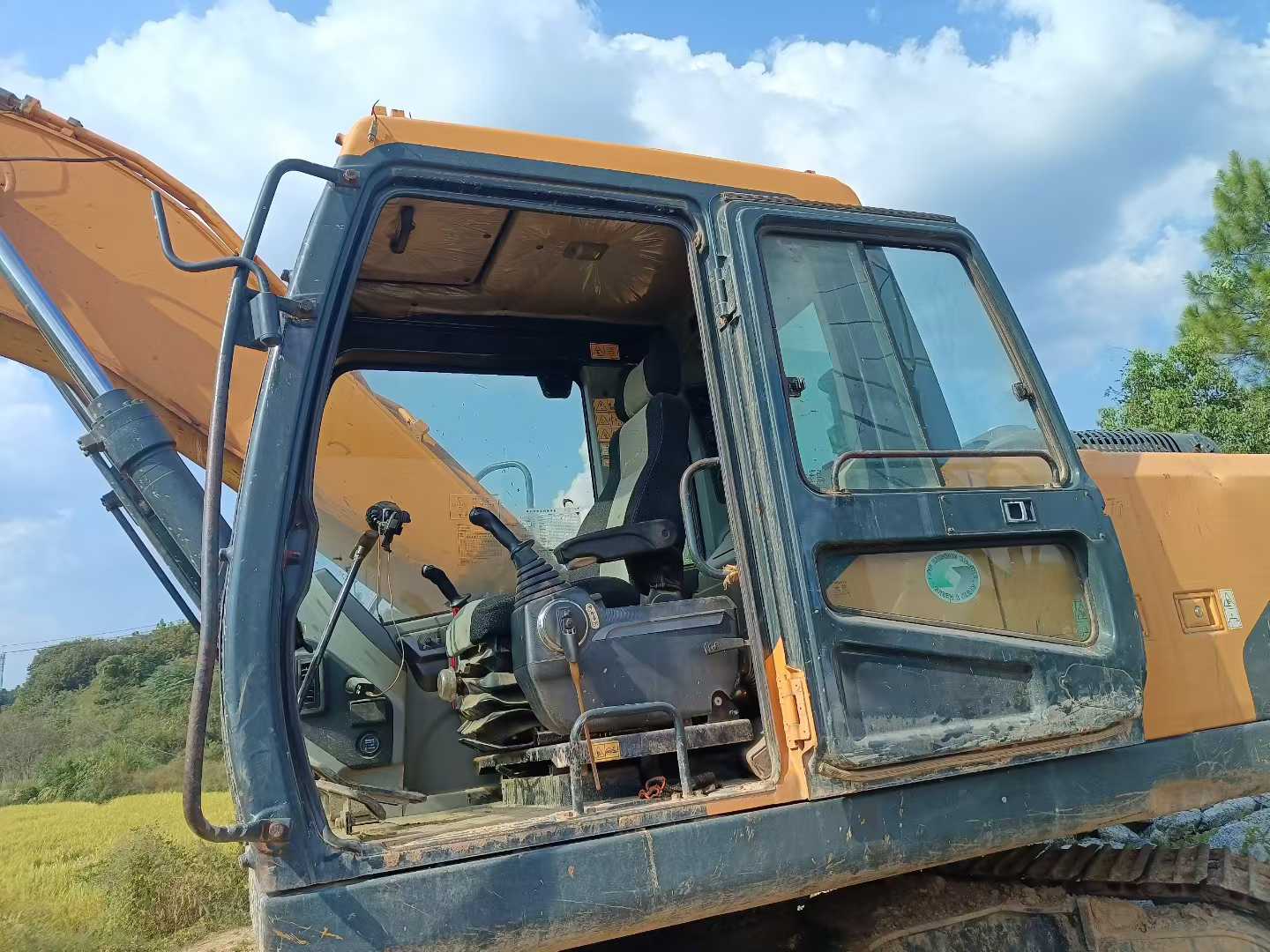 Used Hyundai R215VSN Excavator 2017 Model / 7