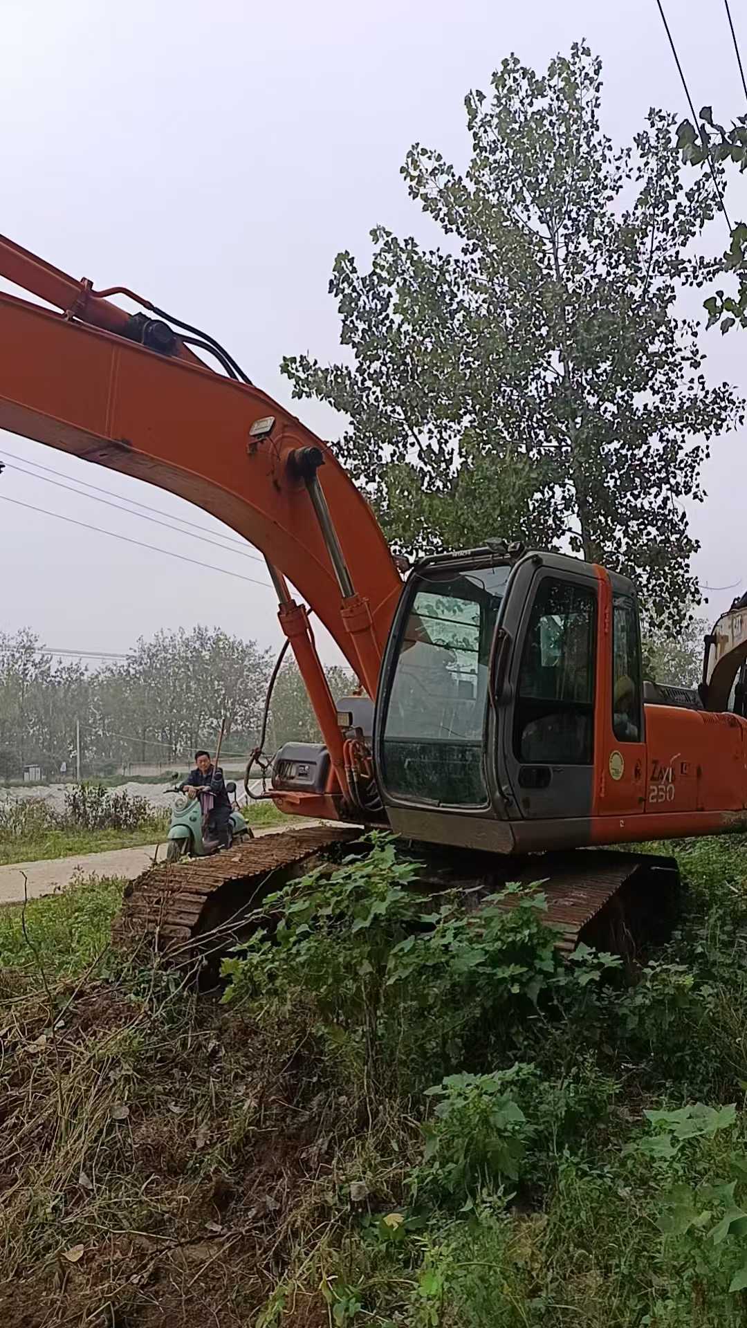 Used Hitachi ZAXIS200 Excavator 2005 Model