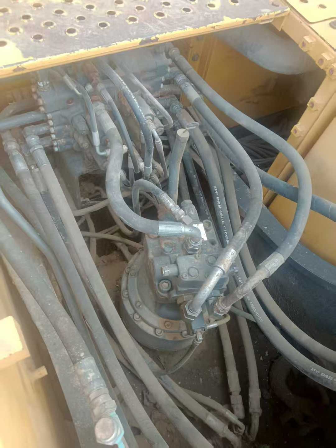 Used Volvo EW210C Excavator 2013 Model / 4