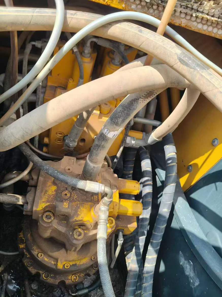 Used Hyundai R215VSN Excavator 2019 Model / 4