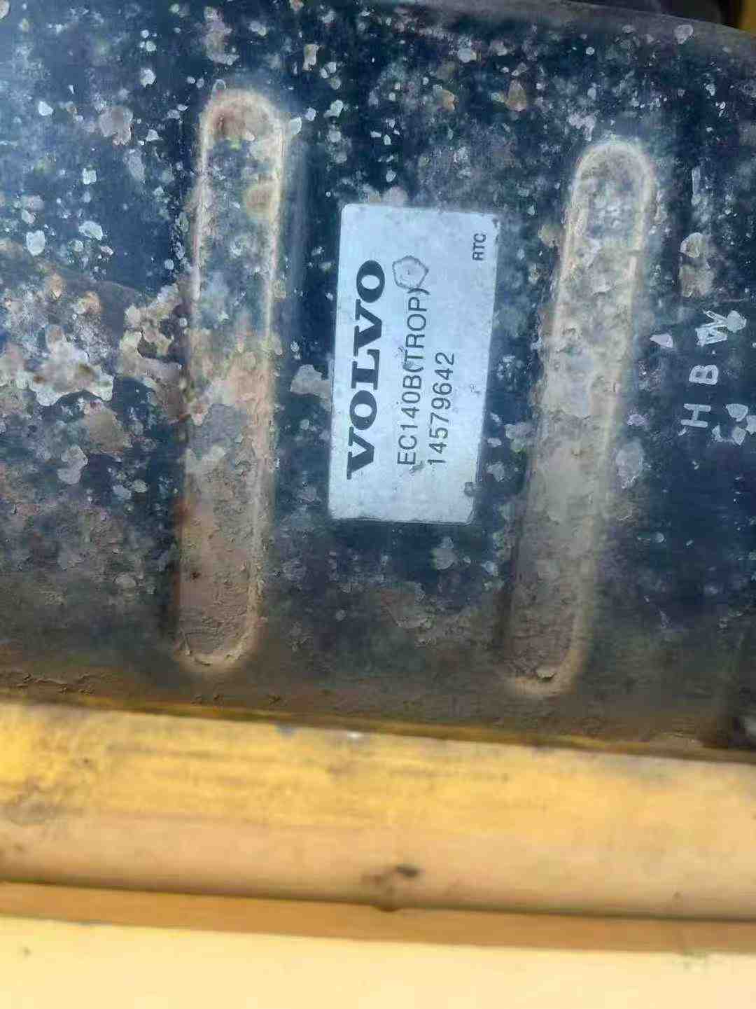 Used Volvo EC140 Excavator 2015 Model / 8