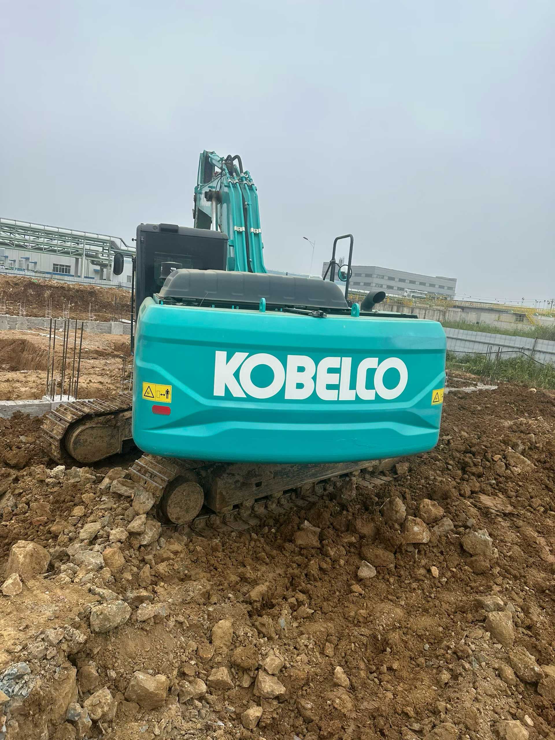 Used Kobelco SK200 Excavator 2024 Model / 2