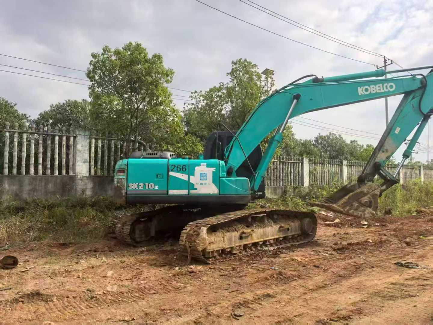 Used Kobelco SK210 Excavator 2016 Model / 2