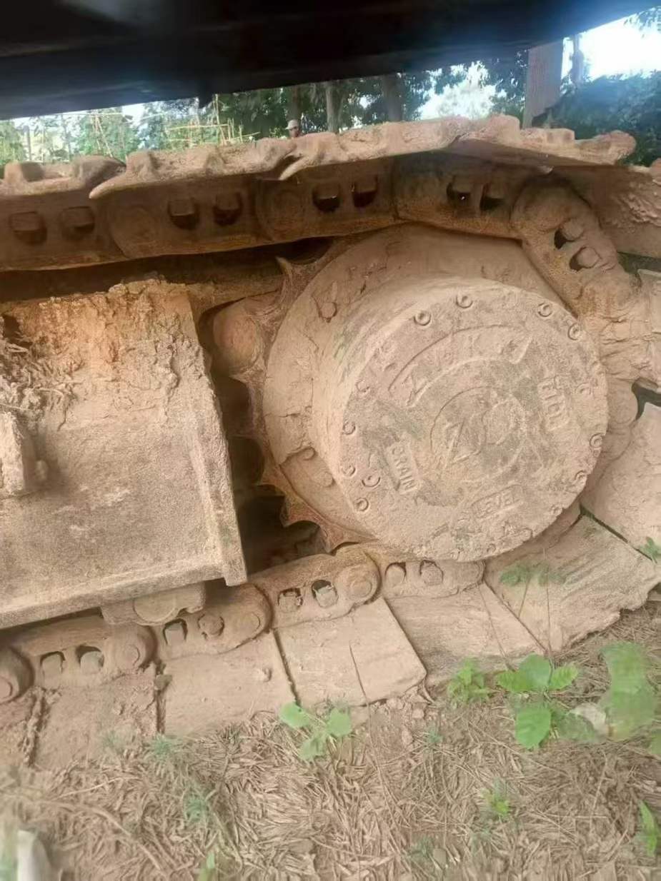 Used Volvo EW210C Excavator 2013 Model / 3