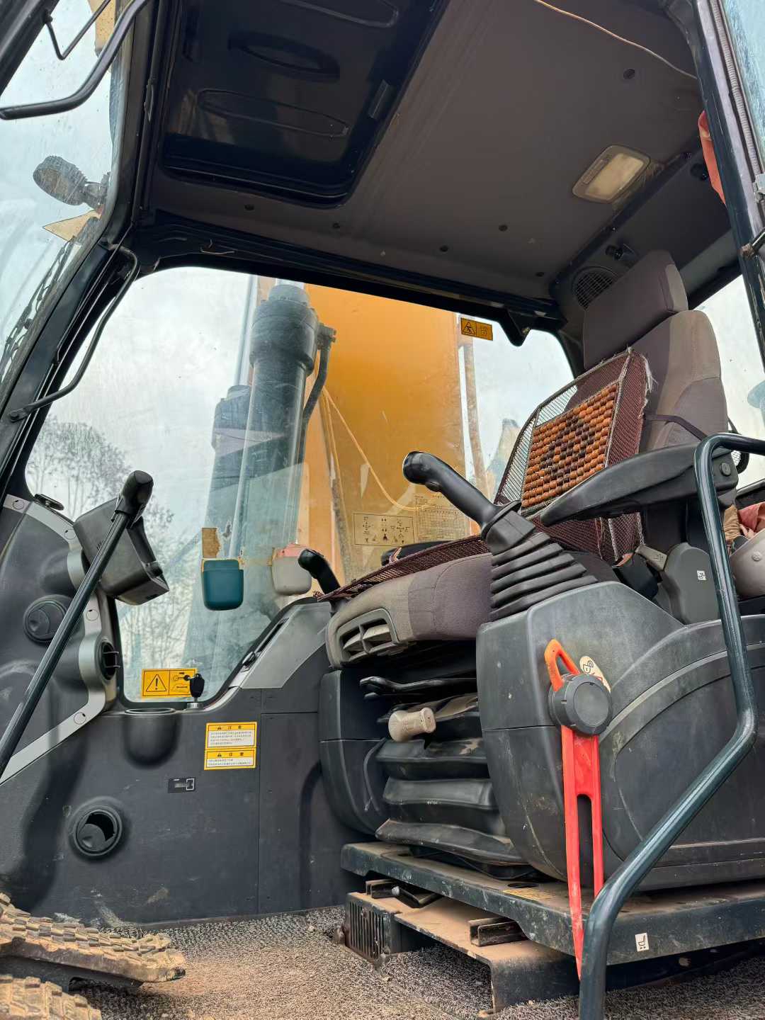 Used Hyundai R225LVS Excavator 2020 Model / 5