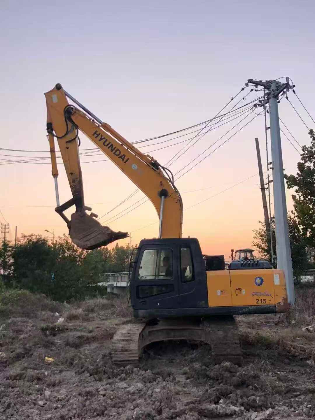 Used Hyundai R215-7 Excavator 2010 Model / 2