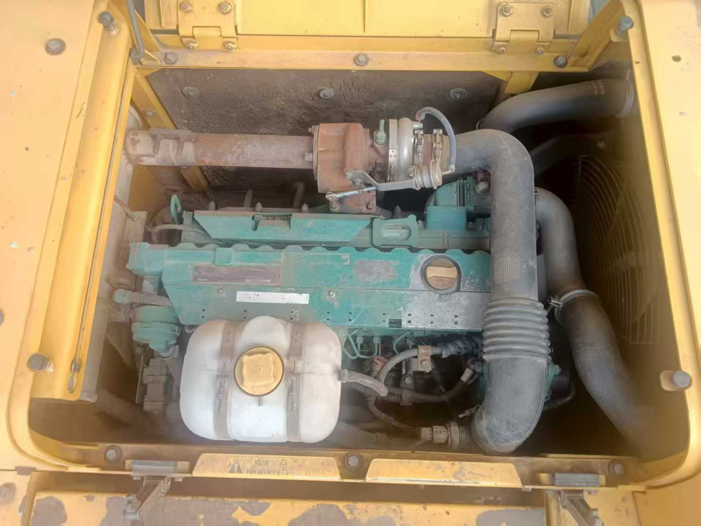 Used Volvo EW210C Excavator 2013 Model / 5