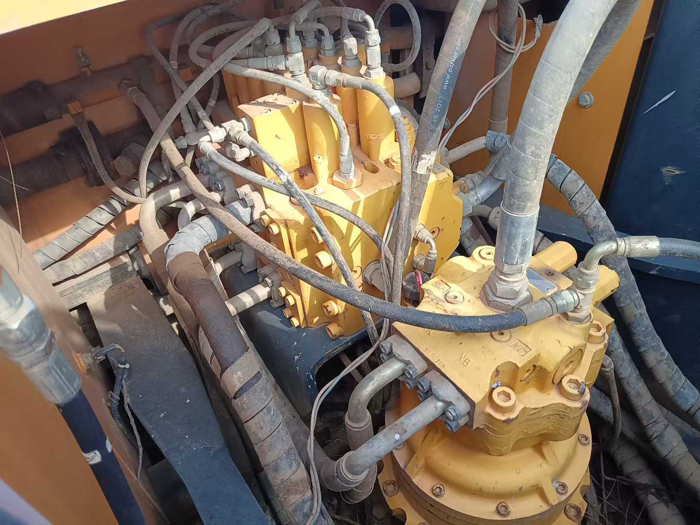 Used Hyundai R215VSN Excavator 2017 Model / 8