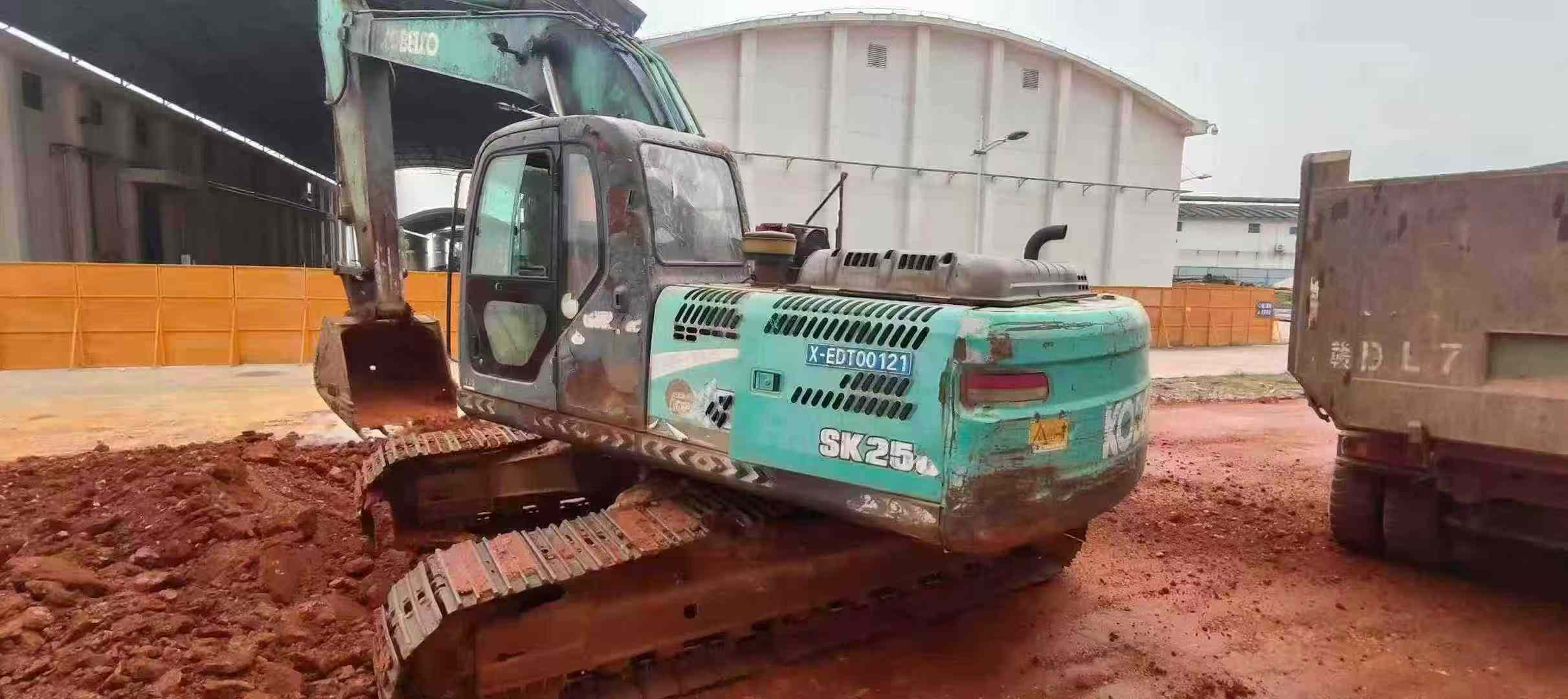 Used Kobelco SK210 Excavator 2016 Model / 9
