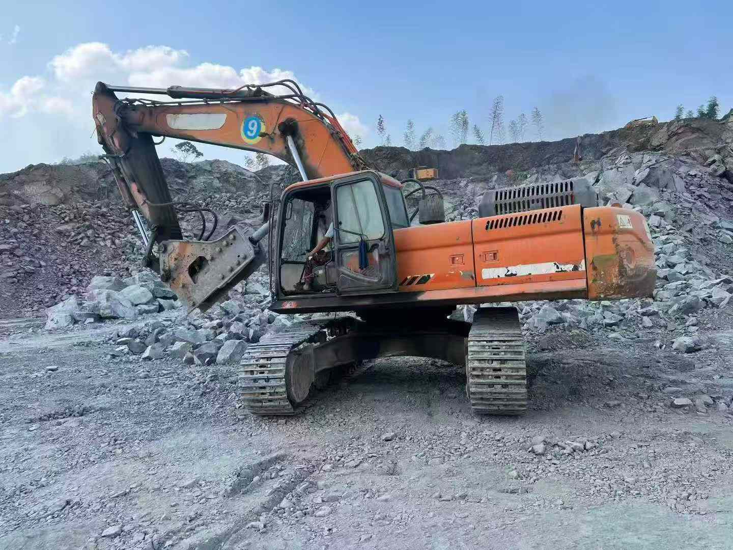 Used Doosan DX380LC Excavator 2012 Model / 9