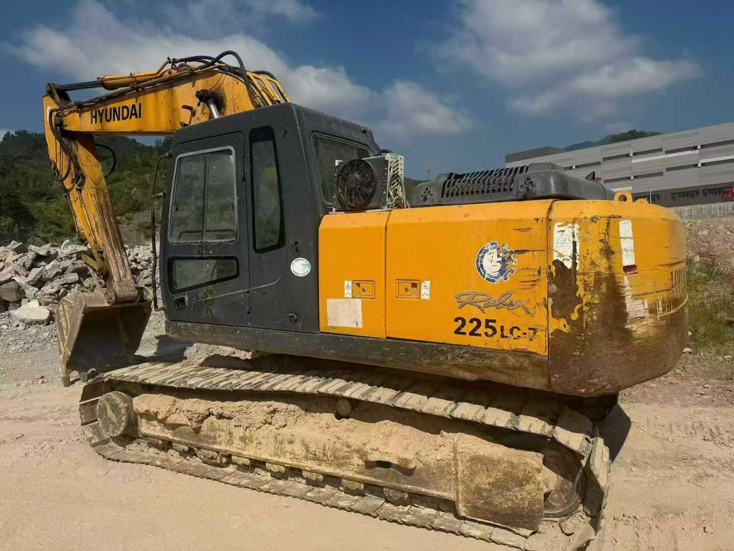 Used Hyundai R225-7 Excavator 2016 Model / 6